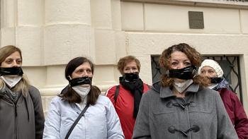 Protestaktion Elementarpädagogik Bildungsministrium Gruppe gefesselt, Jänner 2021