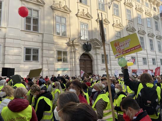 Kindergartendemo, Plakat mit Spruch