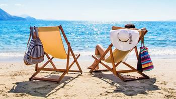Beste Urlaubsfotos 2022, zwei Liegestühle am Strand