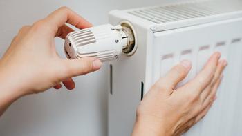 Senkung der Raumtemperatur auf 19 Grad, Heizung wird abgedreht