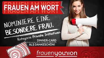 Aktion der Frauenabteilung der younion, Frau mit einem Megaphone in der Hand
