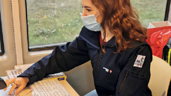 200 neue Deinstposten im Bereich MA 15, Dame bei Contact Tracing