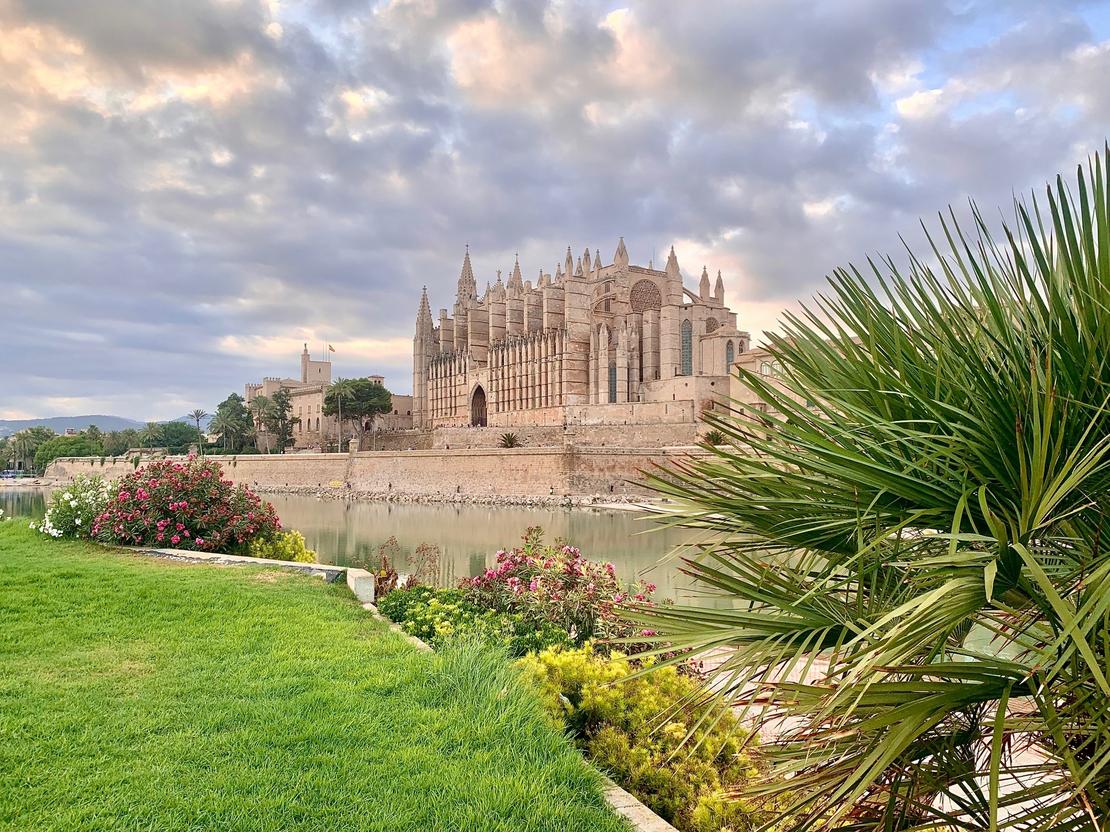 Riesen Gebäude in Palma de Mallorca